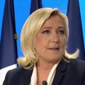 Le penova kritikuje Makrona: Kao da se sprema za rat!