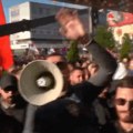Bez reakcije vlasti i nadležnih organa u slučaju napada na ekipu „Nove S“ tokom SNS skupa u Nišu
