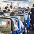 Besplatan alkohol za sve putnike ekonomske klase Poznati avio-prevoznik doneo odluku