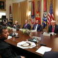 Трамп са Зеленским у Белој кући; "Имамо много разарајућег оружја. Радије не бих да их употребимо" ФОТО/ВИДЕО