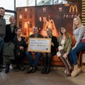 Humanitarna aukcija kauča iz serije „Prijatelji“: McDonald’s obezbedio donaciju za NURDOR