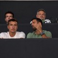 Sportske legende Srbije na „vrelom“ derbiju u Pireju (VIDEO)