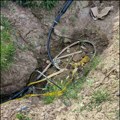 Radnici Telekoma ostavili ogromnu rupu nakon radova pored vrtića u naselju Higijenski zavod