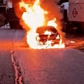 Automobil u plamenu kod Ivanjice: Vozilo izgorelo nasred kolovoza