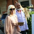 Kakav dasa! Juče su na svadbi Dee Đurđević svi gledali u voditeljku Dnevnika i njenog muža: Držali se za ruke, a o njegovom…