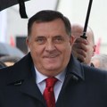 Počelo suđenje Dodiku: Odbio da se izjasni i da ustane "zbog leđa", prigovorio zbog latinice...