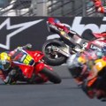 Nije za one sa slabim srcem! Stravičan pad - Markes leteo s motora! Poznato i njegovo stanje! (video)