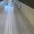 (Video) Preticao u tunelu preko pune linije, za dlaku izbegnuta tragedija: Kamere ga snimile, policija reagovala