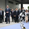 Kineski roboti i dužnici režima
