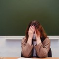 Мајка упала у школу јер су њеном сину закључили 4 из физичког, па ударила директорку: Ево како је кажњена