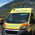 Daska za surfovanje pala dečaku na glavu: Incident na plaži u Grčkoj: Mališan (4) sa povredama glave prebačen u bolnicu…