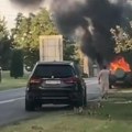 Zapalio se automobil, žena i dete bili u vozilu: Velika drama u Vladimirovcu, putnici spašeni u poslednjem trnutku! (video)