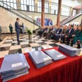 Mirović dodelio ugovore vredne 450 miliona dinara privrednim društvima za nabavku nove opreme