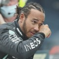 Hamilton: "Nadrealan osećaj ući u poslednju sezonu sa Mercedesom "