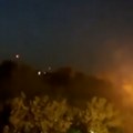 Prvi snimci napada Izraela na Iran: Ispaljene rakete, nebo svetli, čuju se eksplozije (video)