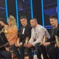 Prvi snimak Saše Popovića sa povređenom nogom: Evo kako je uz pomoć Voje snimao Zvezde Granda