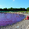 Ružičasto jezero, lekovita voda, pogodna za odmor i zimi i leti! Ova banja je prava atrakcija za turiste: Cene smeštaja od…