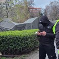 U Pionirski park samo uz dozvolu „štaba“: Maskirani ljudi ne dozvoljavaju građanima ulazak