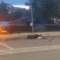 (Video): Delovi motocikla rasuti su po putu: Benjamin Spahović teško povređen u nesreći u Sarajevu