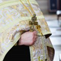 Sveštenik Miroslav udario beskućnika sekirom, pa ga živog zapalio: Svi ostali šokirani kada su čuli razlog