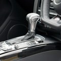 Kako se pravilno parkira auto sa automatskim menjačem