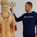 U zlatiborskoj šljivovici skulptura patrijarha Pavla dva metra visoka Iklesao Miladin Lekić u znak poštovanja prema srpskom…