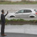Ima mrtvih! Evropska država na udaru stravične oluje! Vetar briše sve pred sobom, padaju stabla i kablovi! Izdato hitno…
