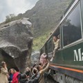(ФОТО,ВИДЕО) Железничка несрећа код Мачу Пикчуа: Једна особа погинула, десетине повређене у судару два воза