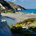 Plaža na Sardiniji zabranjuje suncobrane za osobe od 10 do 65 godina