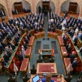 Parlament Mađarske glasa o amandmanu na Ustav koji predviđa smenu predsednika Šuljoka: „Kraj ekonomske i političke mafije…