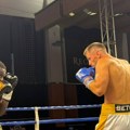 Almir Memić upisao novu pobedu na Balkan Boxingu, Kolumbijac nije imao nikakve šanse!