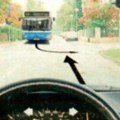 Ko ima prednost? Autobus i automobil su blizu raskrsnice: Da li znate odgovor na ovo pitanje iz auto-škole