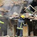 (Foto, video) Vatrogasci na nogama bore se sa vatrom u Novom Sadu, gori objekat na Salajci