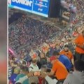 Brutalna tuča završena tragično: Haos na utakmici američke NFL lige, navijač umro na tribini posle nokauta video