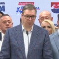 Vučić stigao u izborni štab SNS, zajedno sa Brnabić