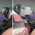 Šokantnan video: Putnica u avionu sedi vezana za sedište, na rukama i licu joj selotejp traka, a kad čujete razlog ostaćete…