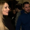 "Ima nogetine, savršena je,: J*****, to je moja žena" Marko Miljković i Anabela zajedno došli da podrže Lunu na modnoj…