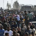 Haos na punktu za distribuciju hrane u Pojasu Gaze: Šta novi sistem dopremanja znači za gladne Palestince