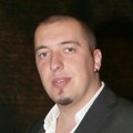 Zbog umora udario u bankinu: Amar Gile imao saobraćajku, oglasio se njegov menadžer: Otkrio u kakvom je stanju pevač i šta se…
