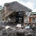 Индонезија: поплаве и клизишта однела животе 13 људи, троје нестало