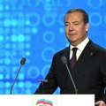 Медведев: Док Русија и САД траже мир, Европа води рат до последњег Украјинца