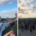 Meštani dva sela u Srbiji blokirali saobraćaj: problemi sa prelaskom granice im ugrožavaju kretanje