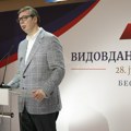 "Pokušaće da nam lome i ruše zemlju iznutra": Vučić na Vidovdanskom koktelu, otkrio sa kakvom majicom je njegov sin…
