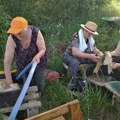 Žene iz Boke neguju tradiciju: Ovčiju vunu ručno peru u Tamišu (Foto)