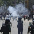 Bangladeš: Na protestima poginulo 105 ljudi, policija gađala demonstrante suzavcem