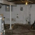 Devojčice na silu držao u podrumu i zlostavljao, pa se sramno branio: Sekao im kožu, pile su urin da prežive
