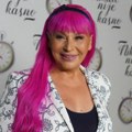 Nema šanse da ćete je prepoznati: Zorica Brunclik je plava i prelepo joj stoji VIDEO