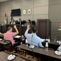 Svi učenici iz Gornjeg Milanovca dobijaju po 10.000 dinara za nabavku udžbenika