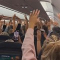 Stjuart u avionu naveo putnike na gimnastiku: Niko nije ni slutio da je sve vreme imao skriveni cilj (video)