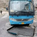 Autobus se survao u provaliju; Poginulo najmanje 15 ljudi, mnogo povređenih FOTO